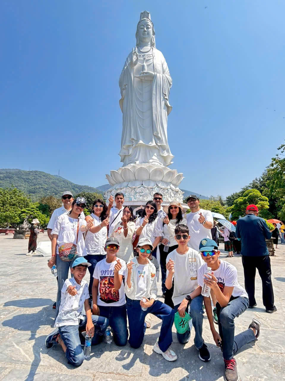 Chùa Linh Ứng - Đà Nẵng, phục vụ khách Ấn Độ du lịch Đà Nẵng.