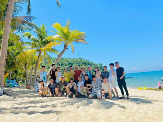 Tour Cù Lao Chàm giá rẻ đoàn du khách trải nghiệm