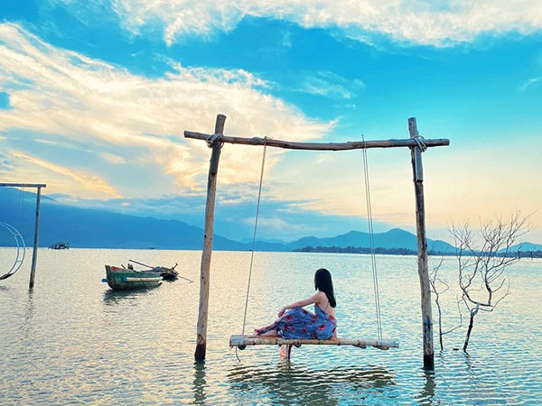 Đầm Lập An - Lăng cô