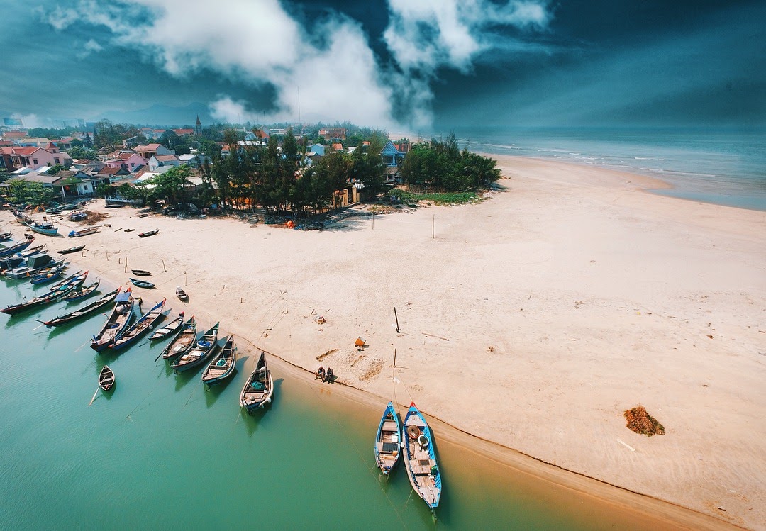 săn vé máy bay giá rẻ đi đà nẵng - biển lăng cô
