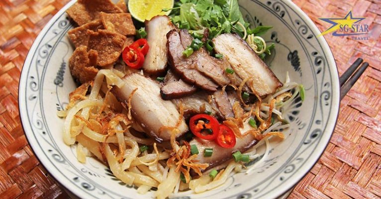 cao lầu - món ăn sáng đà nẵng