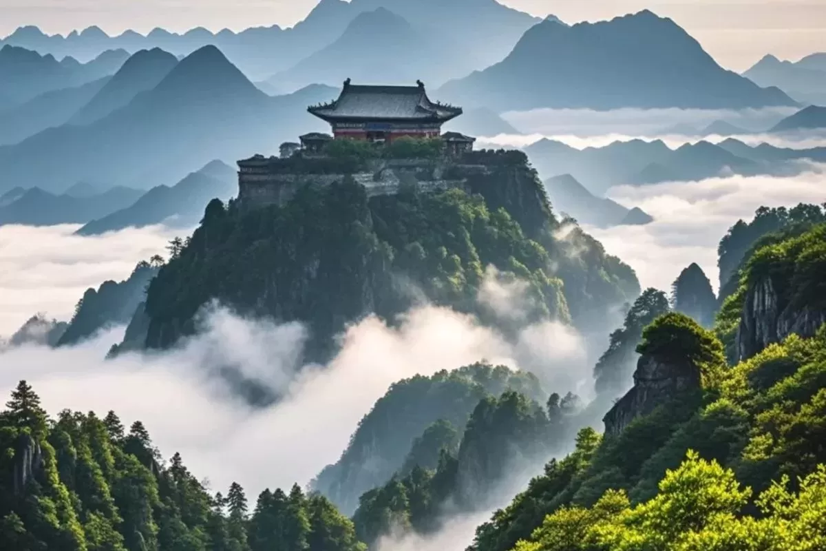 alt: Toàn cảnh núi Võ Đang từ trên cao