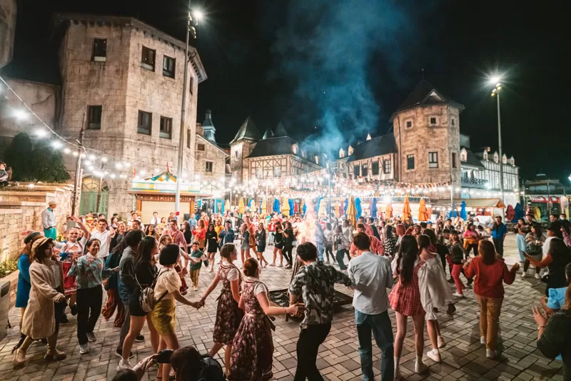 Bà Nà By Night - Trải nghiệm Bà Nà về đêm.