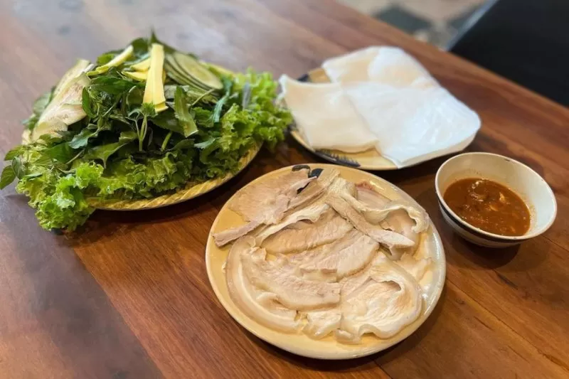 Bánh tráng cuốn thịt heo