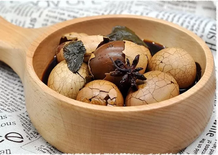 Trứng chưng nước trà - Món ăn lạ của người dân Trung Quốc