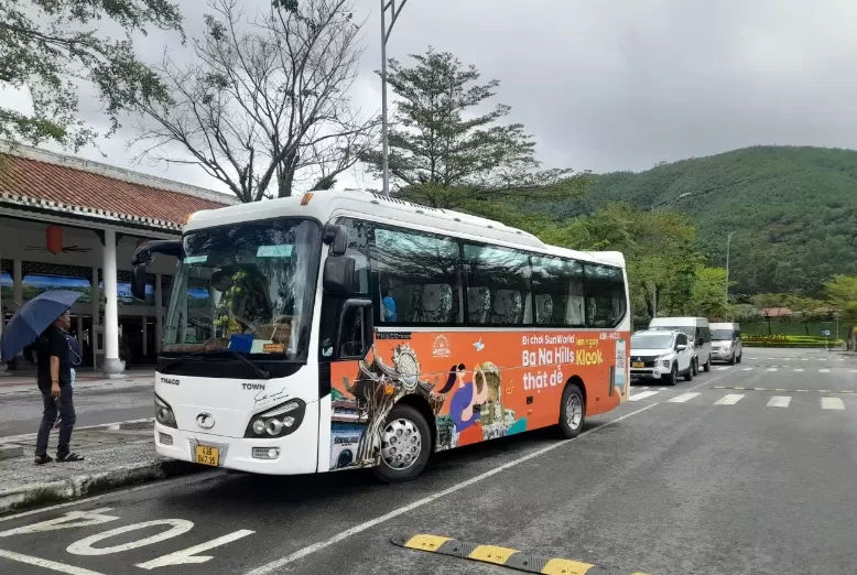 Xe trung chuyển Bà Nà Hill