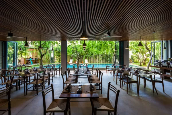 Cây xanh bao phủ Atlas Hội An Hotel