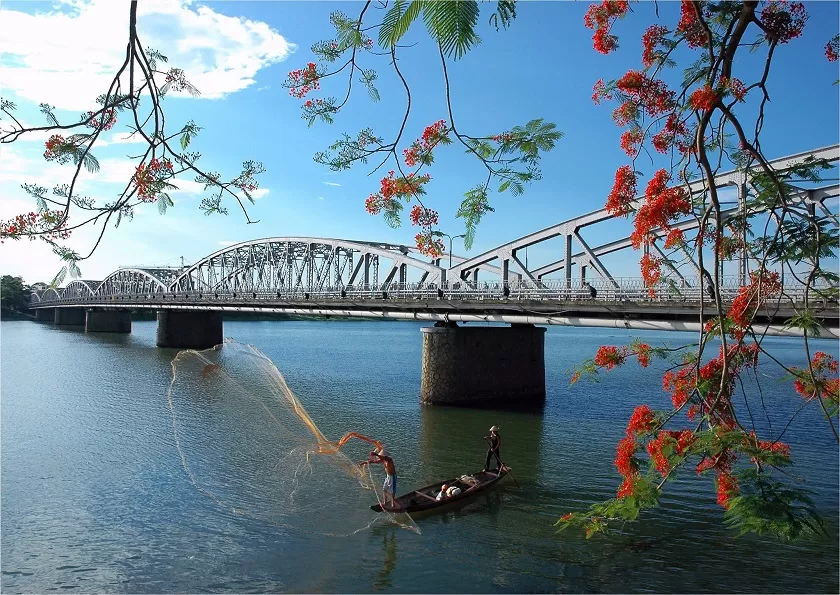 Sông Hương và cầu Tràng Tiền