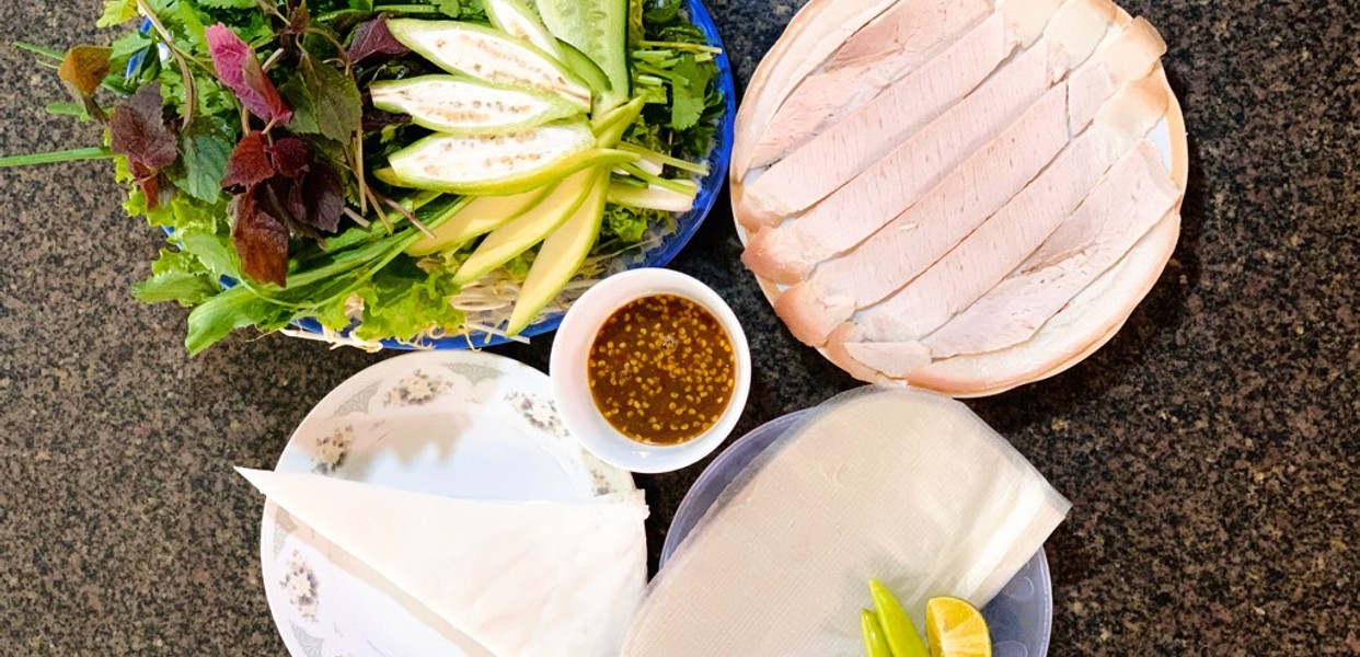 Quán Mậu - Bánh Tráng cuốn thịt heo