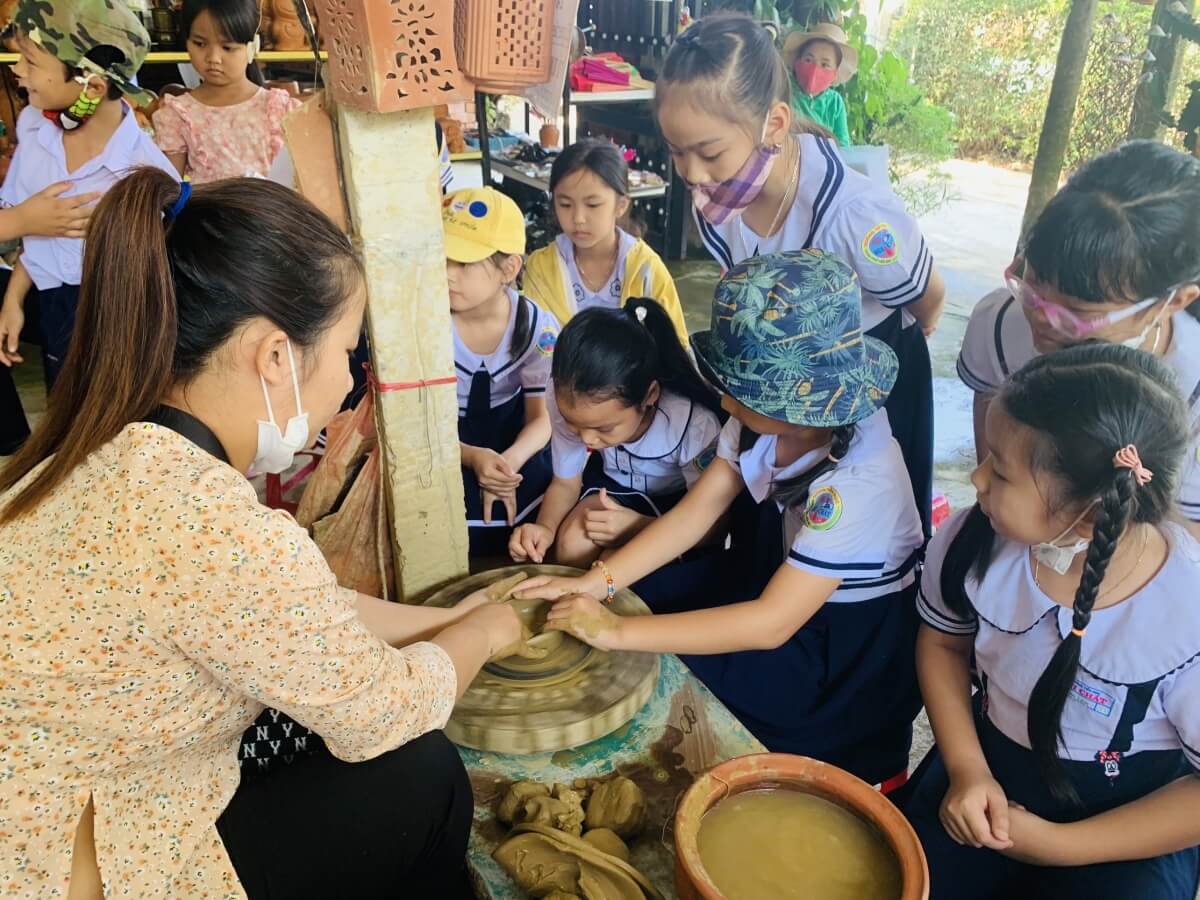 làm gốm trẻ em - tour trải nghiệm văn hóa cho trẻ em