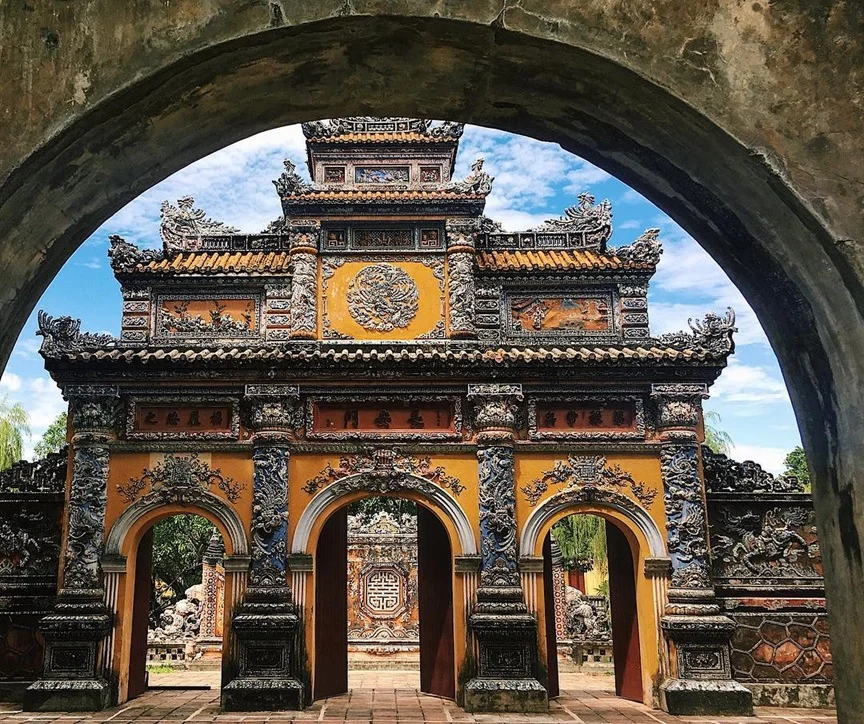đại nội huế ngọ môn hoàng thành cổ kính uy nghiêm triều nguyễn