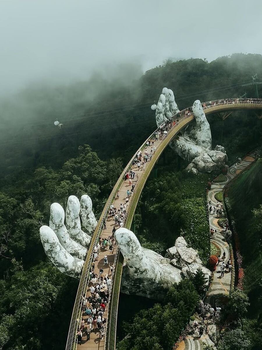 Thong dong ngắm Cầu Vàng hoàng hôn với combo đêm bà nà hills