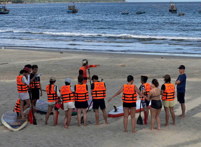 Training chèo SUP