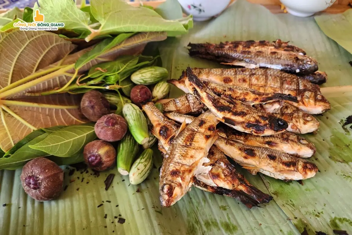 Cá suối nướng Cổng Trời Đông Giang