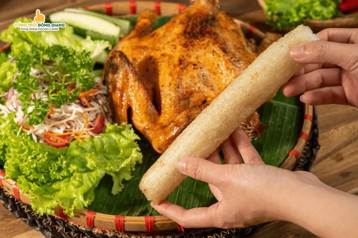 Gà nướng ống tre Cổng Trời Đông Giang