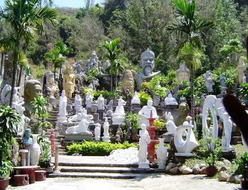 Du lịch Đà Nẵng cho gia đình có trẻ nhỏ tìm hiểu làng đá mỹ nghệ Non Nước