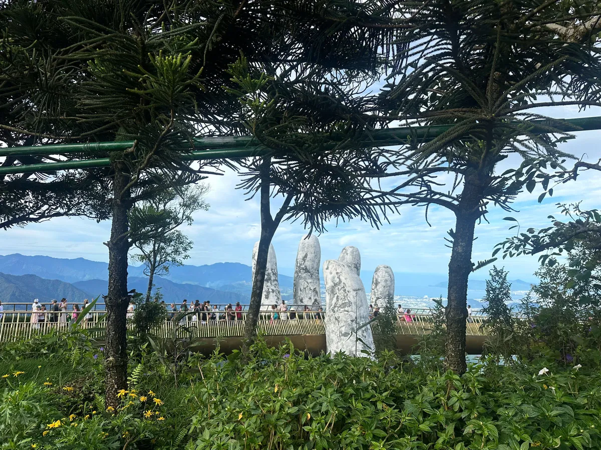 Ba Na Hills vs VinWonders Nam Hoi An comparison guide Golden Bridge