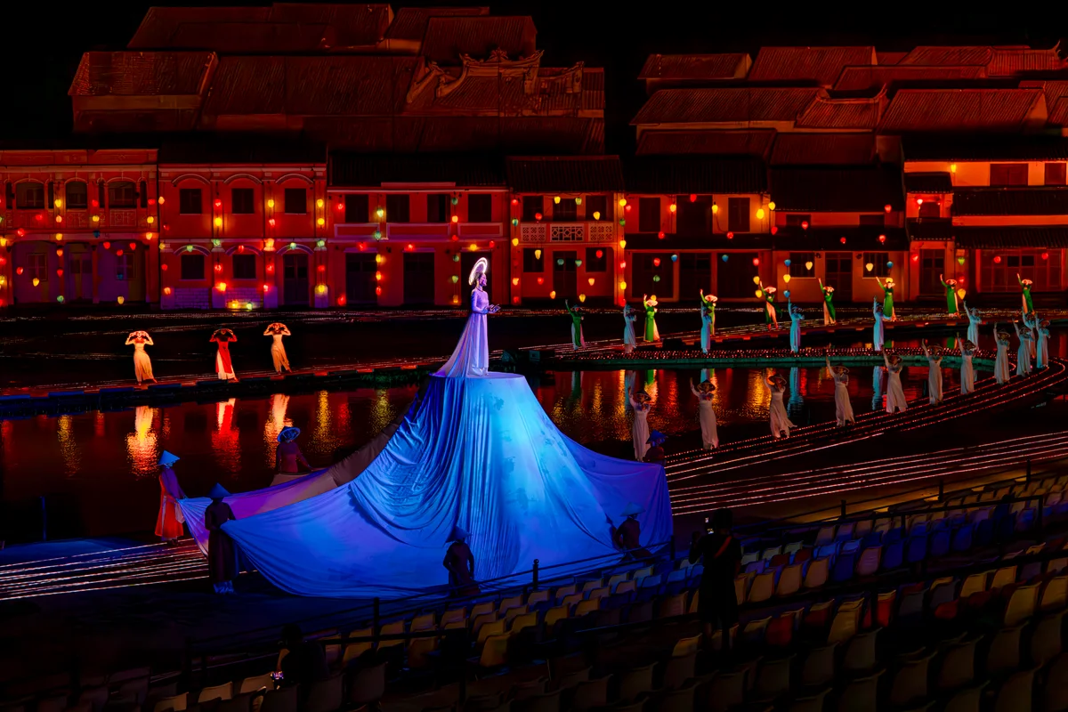 Màn 5 Áo Dài màn kết hoành tráng màn diễn ấn tượng nhất Show Ký Ức Hội An