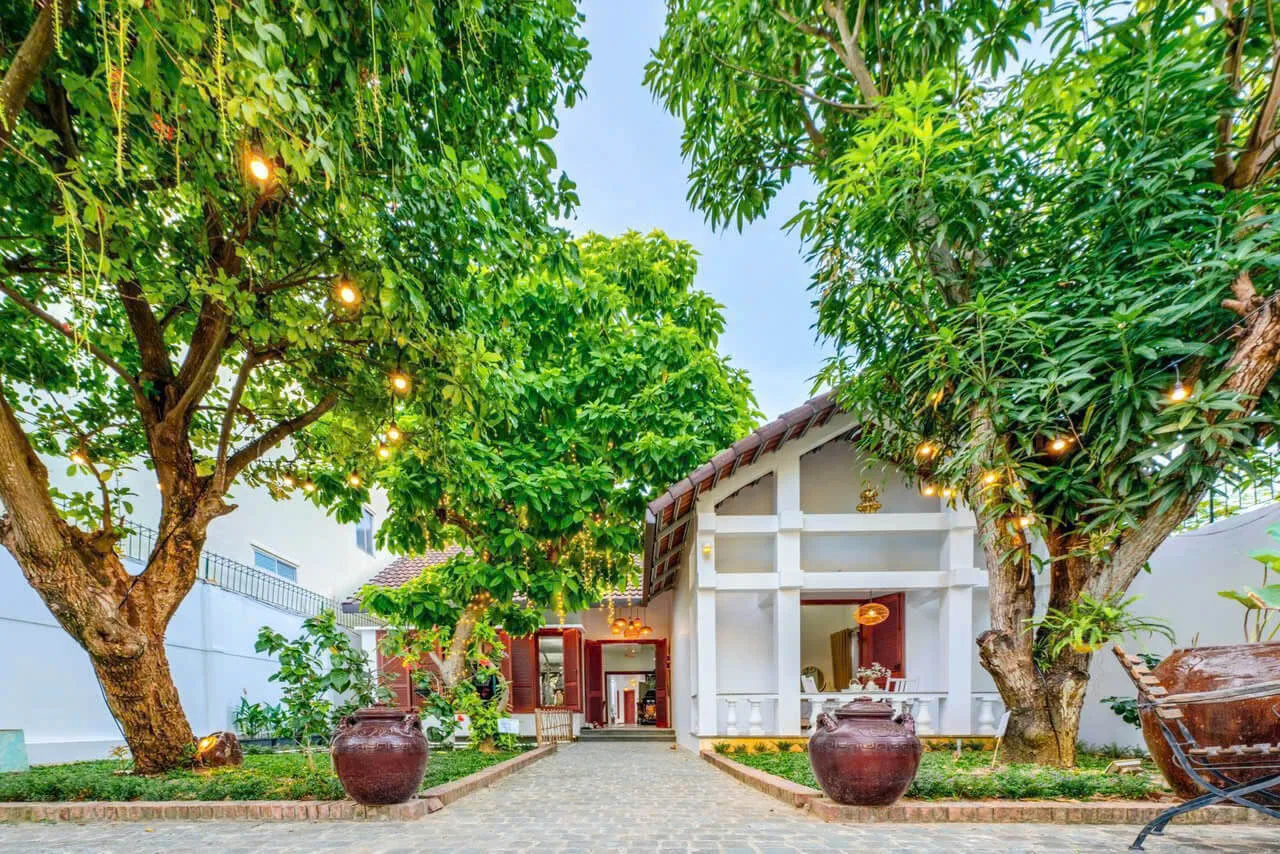 Villas near My Khe Beach Da Nang Nami Beach 6 bedroom budget rental