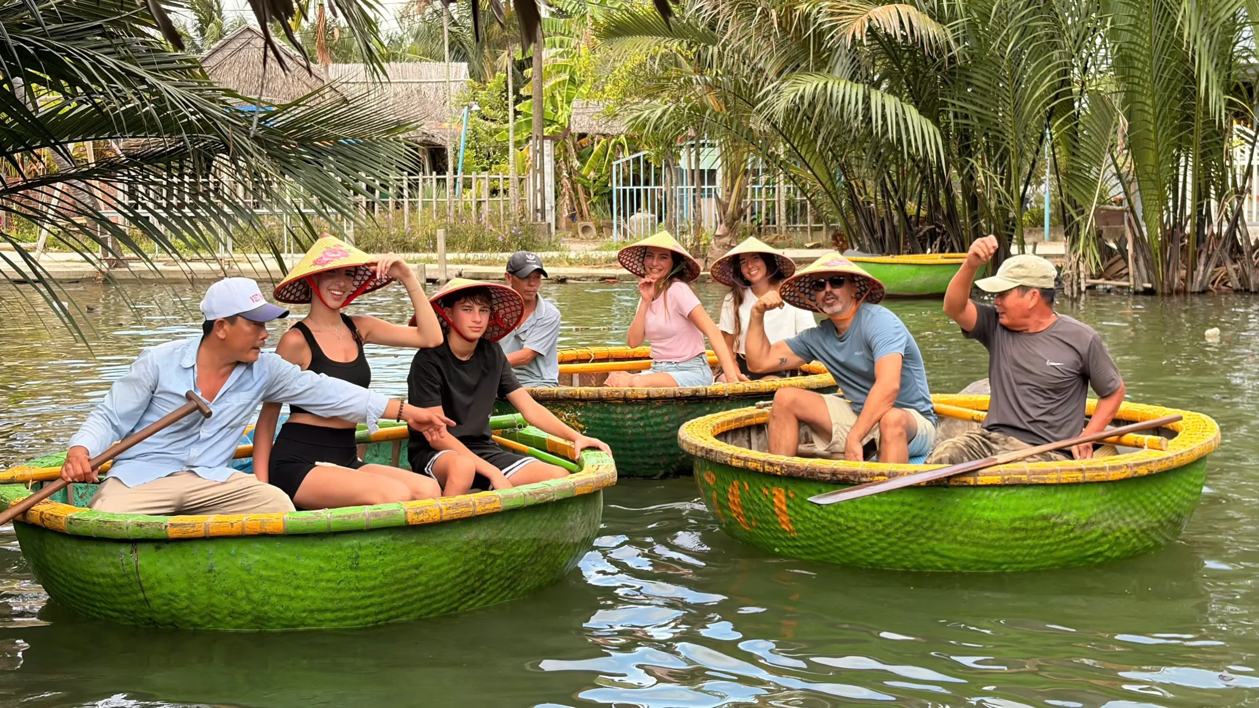 Chèo thuyền thúng Rừng dừa Bảy Mẫu Cẩm Thanh