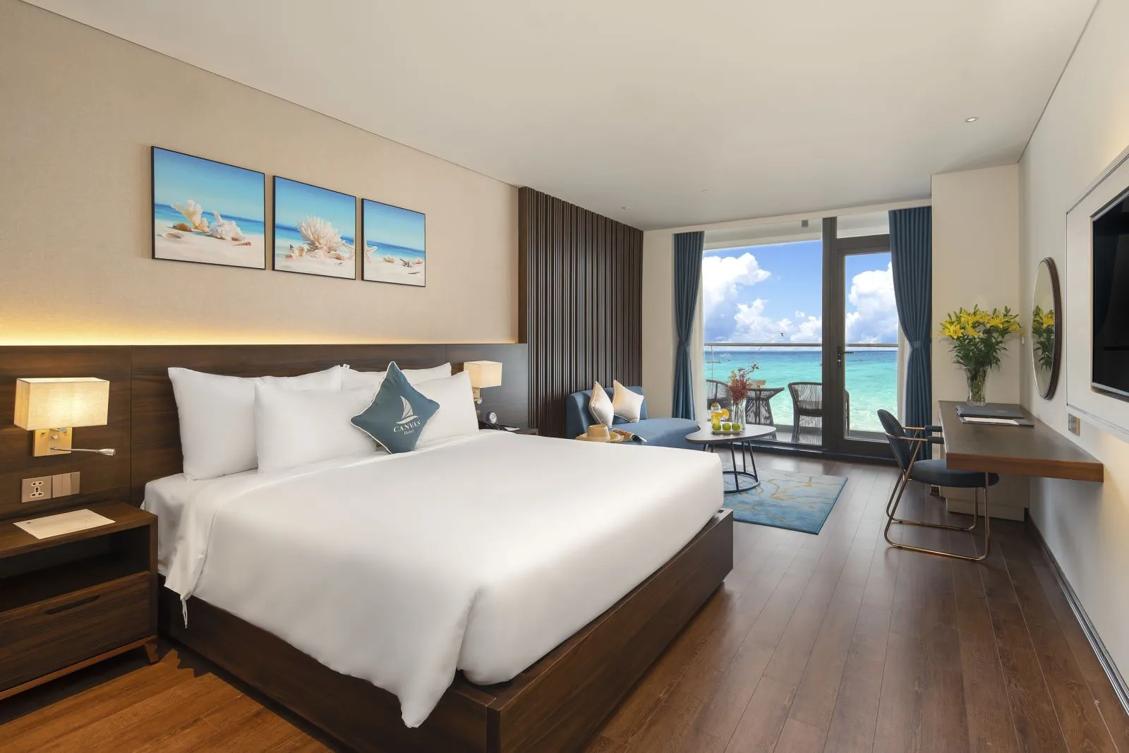 Top 11 khách sạn view biển Đà Nẵng Canvas Danang Beach Hotel