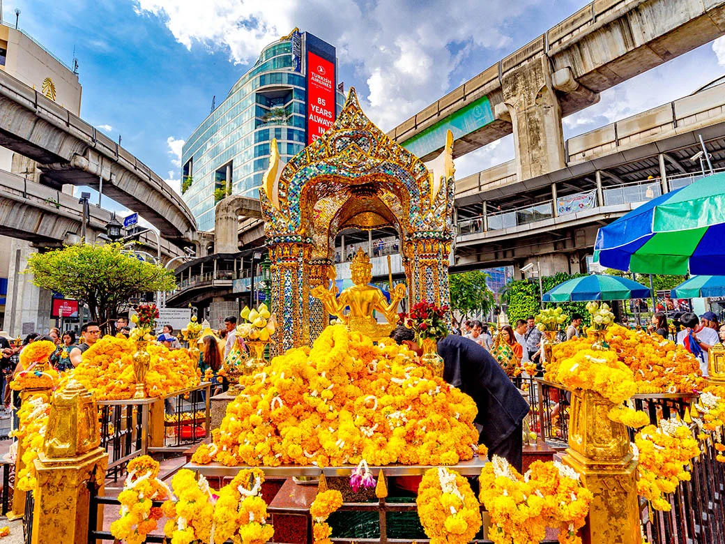 Chiêm bái Tượng Phật Bốn Mặt trong Tour xem Chung kết ASEAN Cup 2026 Thái Lan