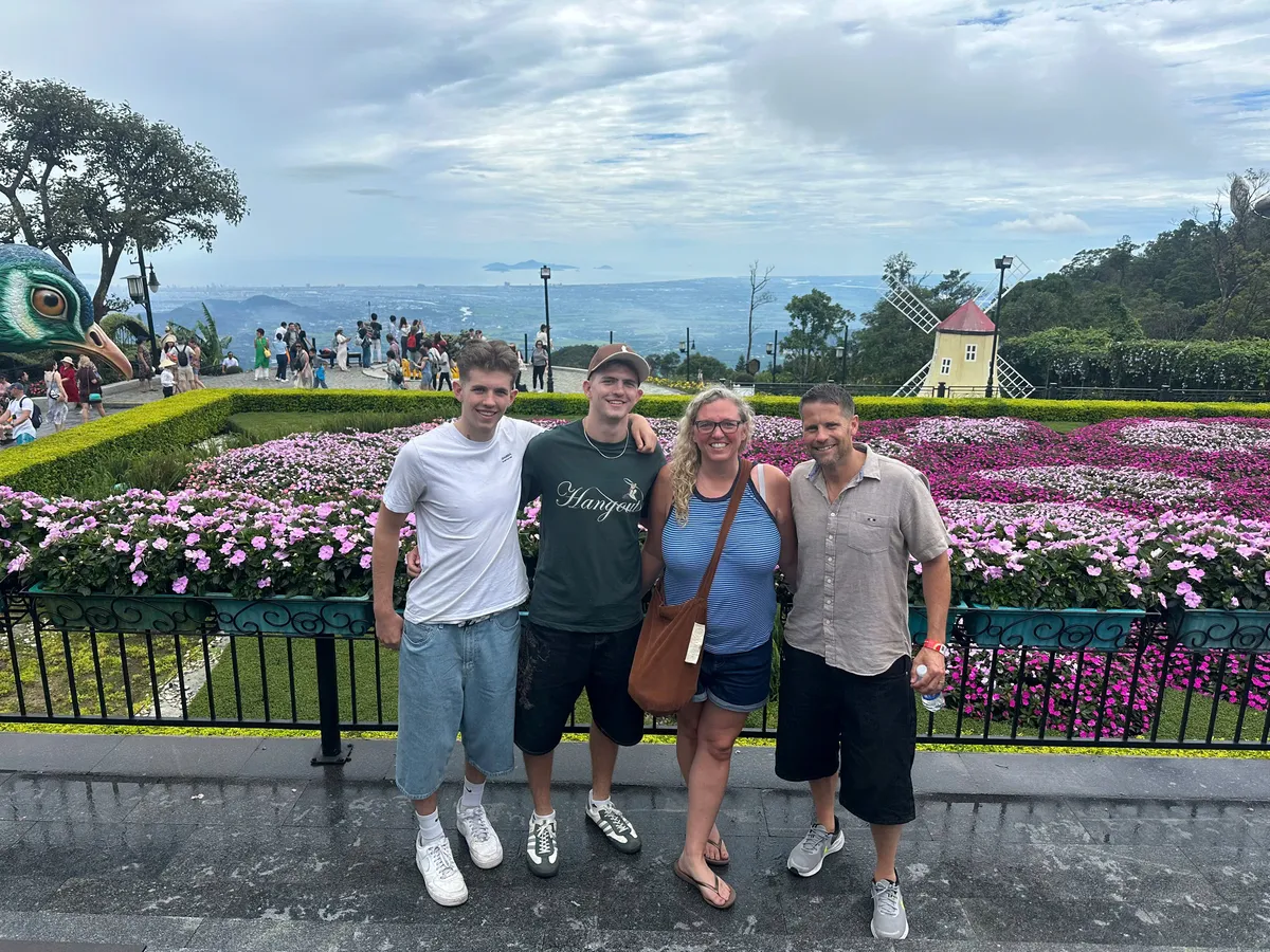 Vườn hoa Le Jardin D Amour rực rỡ sắc màu trên đỉnh Bà Nà Hills