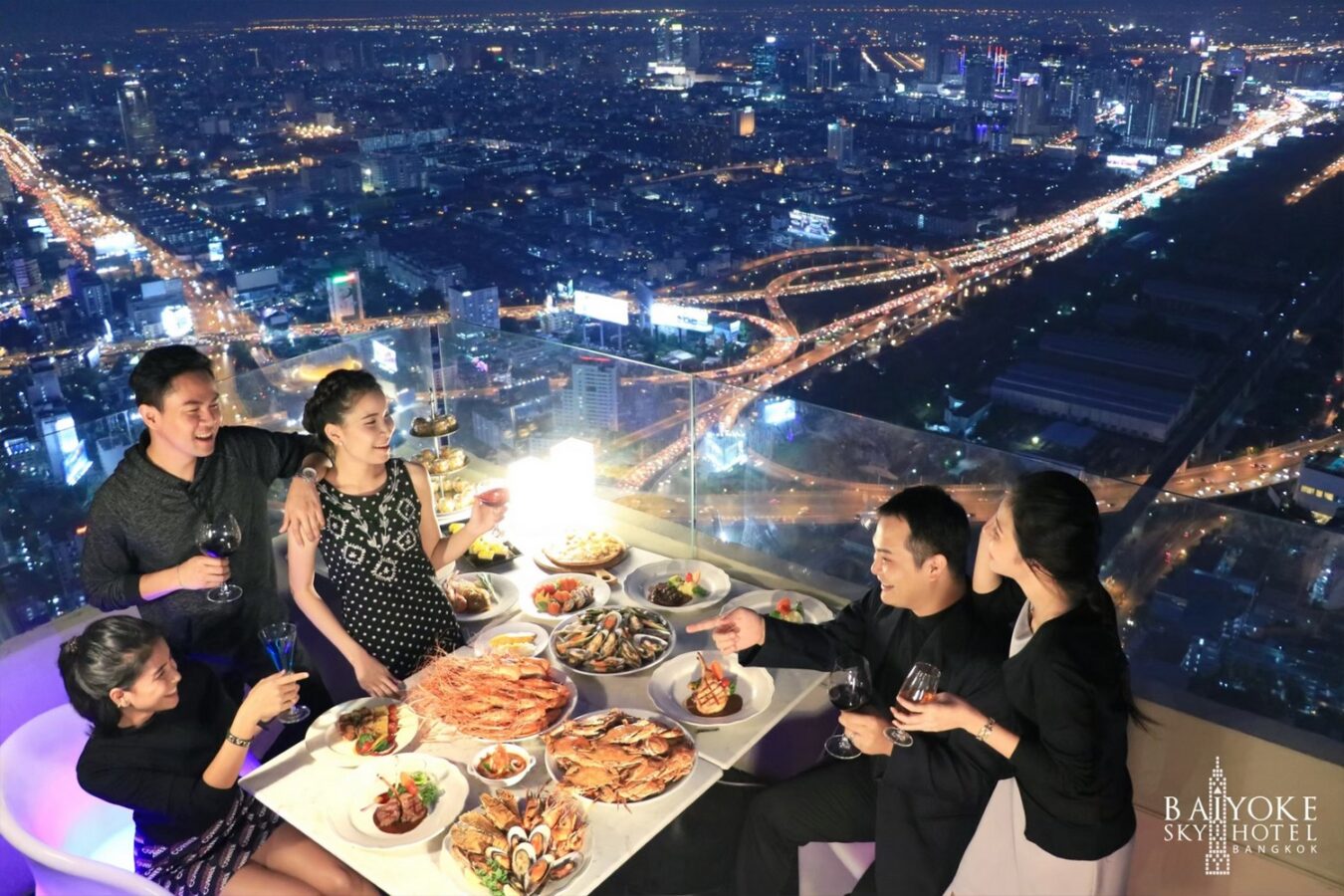 Buffet Quốc tế tháp Baiyoke Sky 86 tầng Bangkok trải nghiệm ẩm thực 5 sao ngắm view đỉnh cao