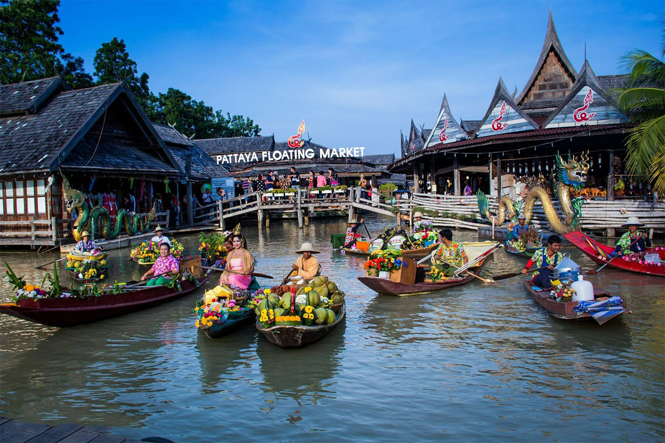 Chợ Nổi Bốn Miền Pattaya Floating Market tái hiện văn hóa 4 miền Thái Lan