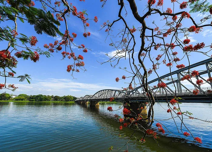 kinh nghiệm du lịch Huế 1 ngày từ Đà Nẵng ngắm hoàng hôn sông hương