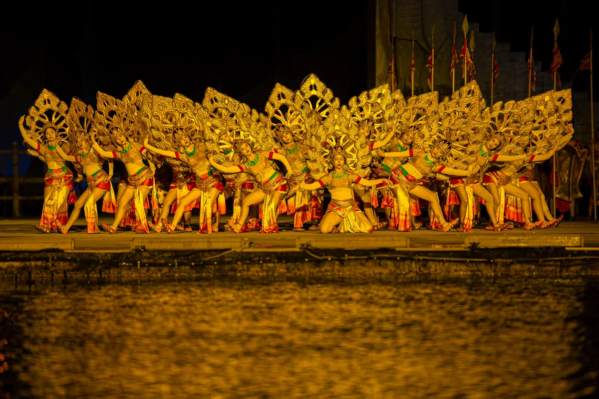 hoi an memories show act 2 the wedding princess huyen tran and champa king with giant stone elephant