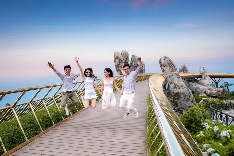 how to skip the line at Ba Na Hills Golden Bridge held by giant stone hands
