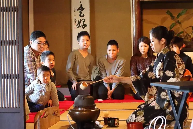 Tự tay tham gia lớp học nghệ thuật trà đạo truyền thống Matcha Nhật Bản