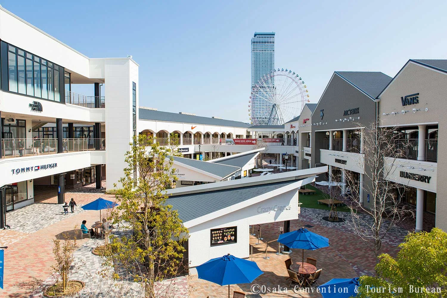 Trung tâm mua sắm Rinku Premium Outlets Osaka săn hàng hiệu sale-off bên bờ vịnh biển