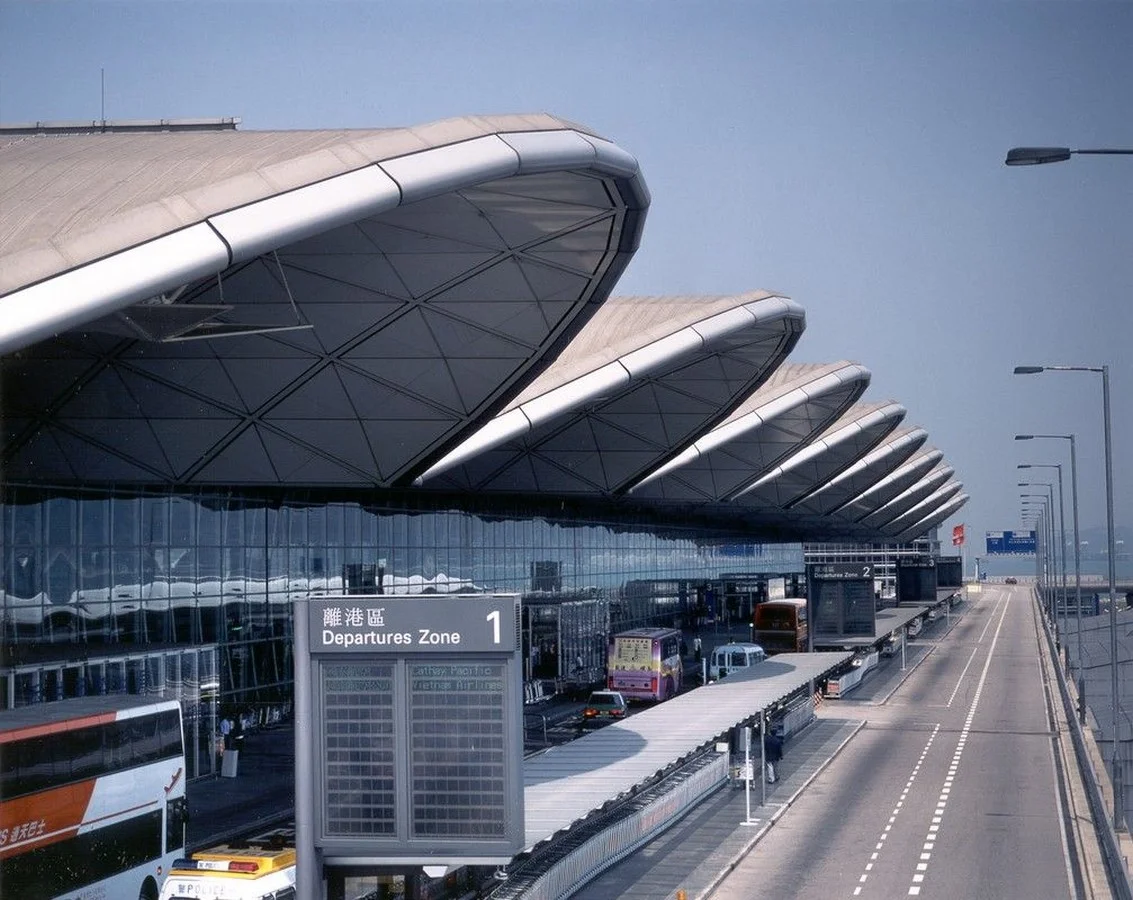 Sân bay Quốc tế Hồng Kông HKIA hiện đại đón đoàn du khách bay từ Hà Nội