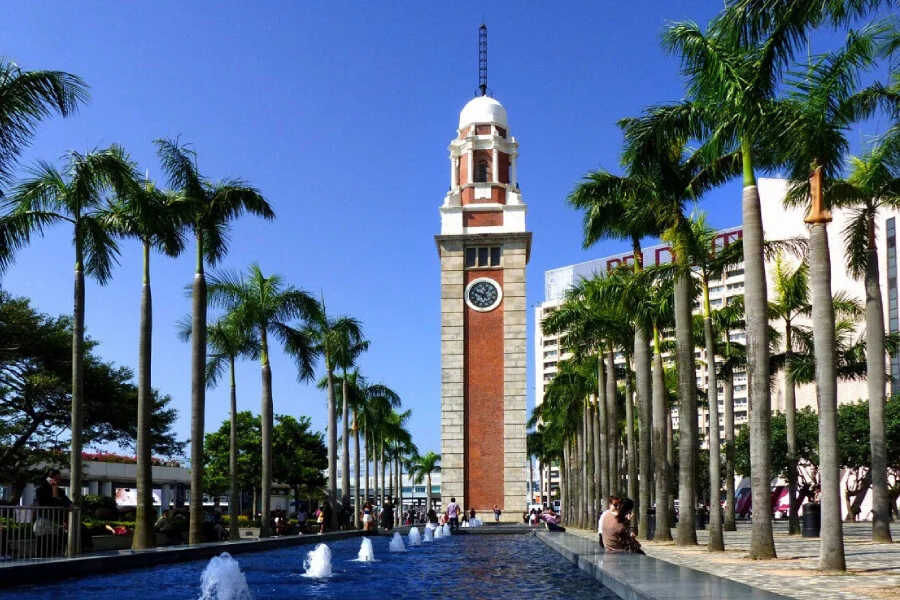 Tháp đồng hồ Tiêm Sa Chủy Tsim Sha Tsui Clock Tower Hồng Kông di tích lịch sử bằng gạch đỏ cổ kính