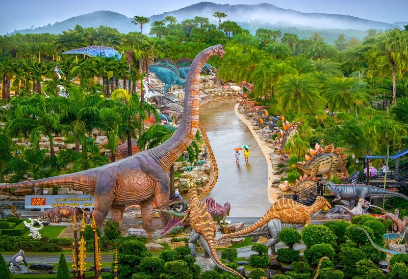 Thung lũng khủng long Nong Nooch Pattaya tái hiện thế giới kỷ Jura ấn tượng
