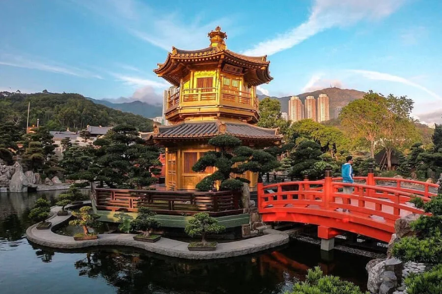 Vườn Nam Liên Nan Lian Garden Hồng Kông phong cách thời Đường với Chùa Vàng và hồ nước thanh tịnh