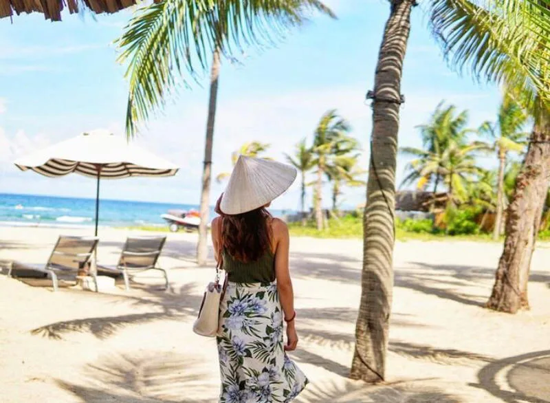 what to wear in da nang breezy maxi dress and swimwear for My Khe beach